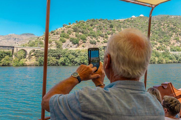 Douro Valley Half-Day Minibus Tour from Porto: Quinta de S. Luiz, Boat Trip, Viewpoint (3/9)