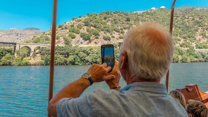 Douro Valley Half-Day Minibus Tour from Porto: Quinta de S. Luiz, Boat Trip, Viewpoint (3/9)