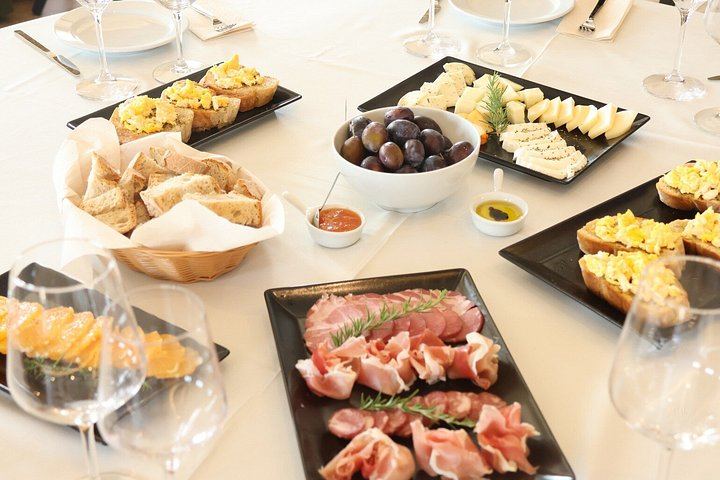 Porto to Douro Valley: Quinta do Laranjo Winery Brunch and 1-Hour River Cruise by Van (9/12)