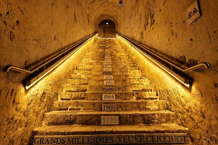 Reims Champagne Day Trip: City Sights, Cathedral, Veuve Clicquot, Rilly-la-Montagne Grower (1/10)