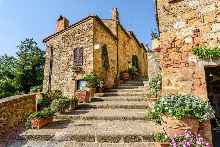 Full-Day Tour from Siena: Montepulciano Lunch, Pienza and Brunello Tasting in Montalcino (12/12)
