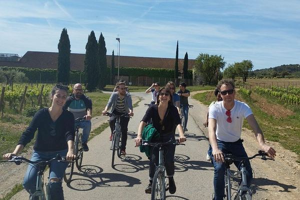 Sitges Bike Tour with Easy Cycling: Alt Penedès Vineyards and Caves Romagosa Torné Tasting