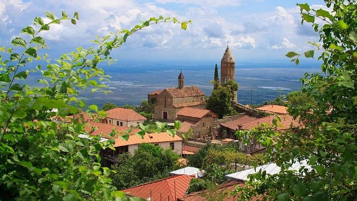 Kakheti Wine Tour by White Minibus from Tbilisi: Bodbe, Sighnaghi Museum and Telavi (4/12)