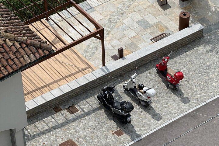 Private Vespa Ride from Alba into Alta Langa Hazelnut Country and Barolo, up to 750 m (11/12)