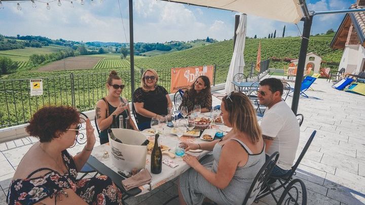 Venice to the Prosecco Hills: Guided Day Through Valdobbiadene and Conegliano, 2 Tastings (1/12)