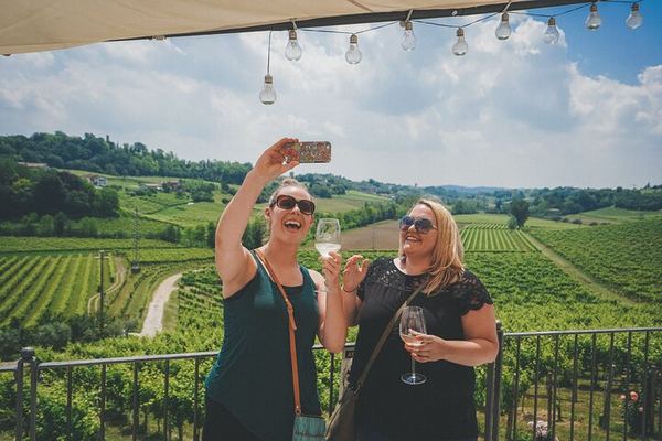 Venice to the Prosecco Hills: Guided Day Through Valdobbiadene and Conegliano, 2 Tastings