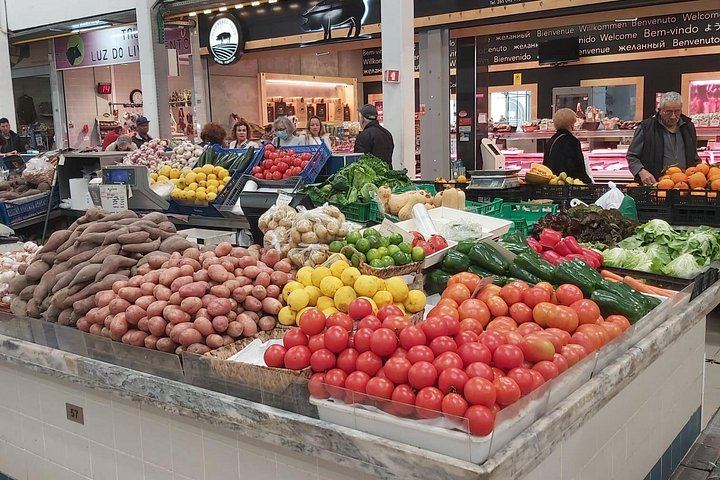 Private Setúbal Day with Local Guide: Livramento Market, Azeitão Tiles and Five Wines (9/12)