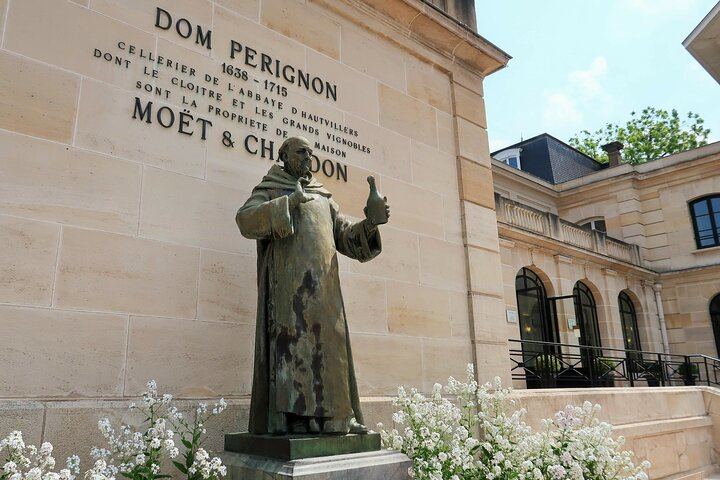 Reims and Épernay Full-Day Small Group Champagne Tour with Pommery Cellars (8/12)