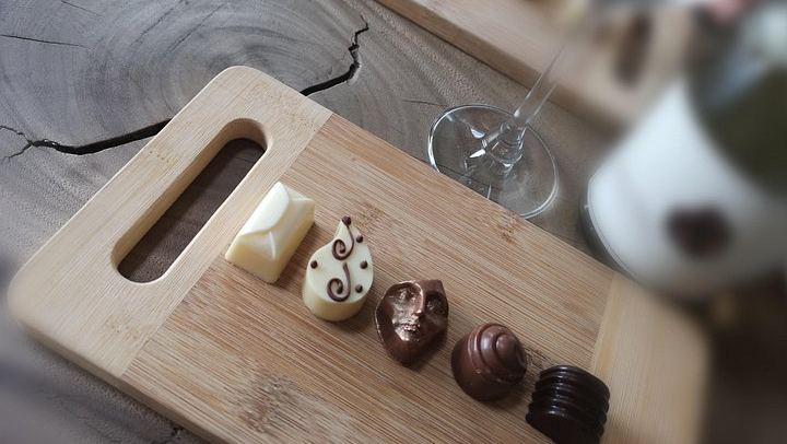 Full-Day Stellenbosch Pairing Tour: Chocolate, Cheese, Olive Oil and Wine at 3 Estates (1/2)