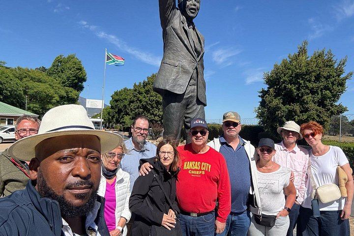 Franschhoek Wine Tram Full-Day Hop-On Hop-Off Pass with Cape Town City Drive (3/8)