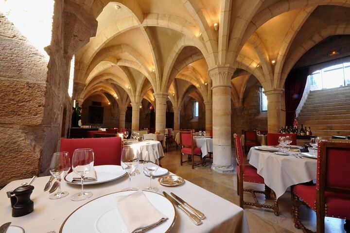 Private Full-Day Burgundy Minivan Tour: 10 Premiers and Grands Crus, Lunch, 15-20 Wines (5/12)