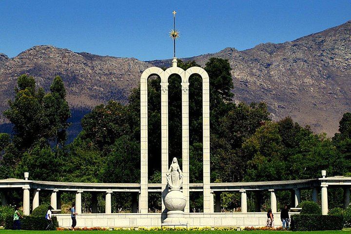 Paarl, Franschhoek and Stellenbosch Day Tour: Huguenot History, Mandela Prison, 3 Tastings (6/10)