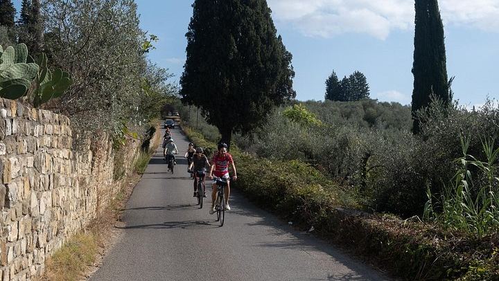 Full-Day Bike Ride from Florence through Chianti Hills, Family Winery and Lunch (3/12)