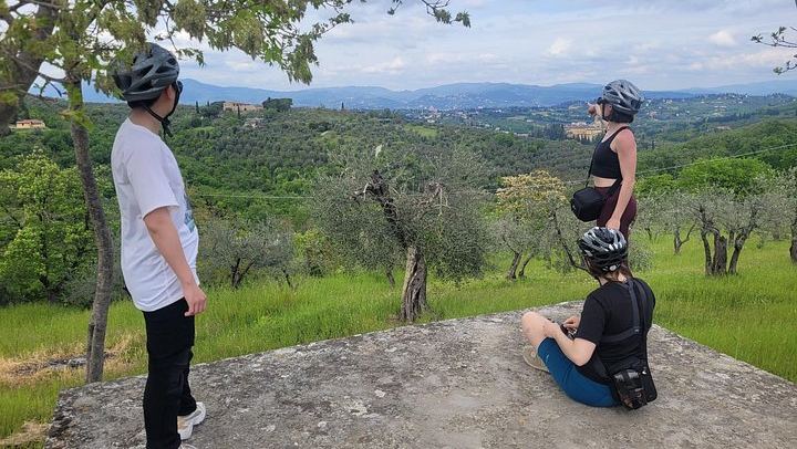 Full-Day Bike Ride from Florence through Chianti Hills, Family Winery and Lunch (4/12)