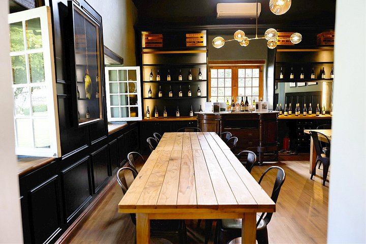 Franschhoek Wine Tram Day Tour: Zevenwacht, Weltevreden, Drakenstein Prison (6/12)