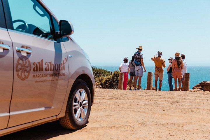 Fully Tailored Private Bespoke Margaret River Tour with Guided Walks, Tastings and Lunch (8/12)