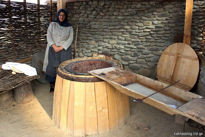 Private Kakheti Tour: Khinkali Lunch, Telavi Qvevri Tasting and Gombori Pass (9/10)