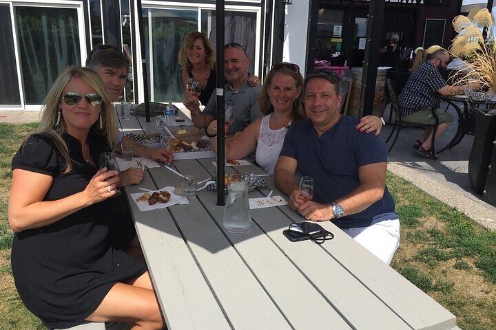 Niagara Wine and Charcuterie Tour from Falls Meeting Points: 3 Wineries, 12+ Tastings (10/12)