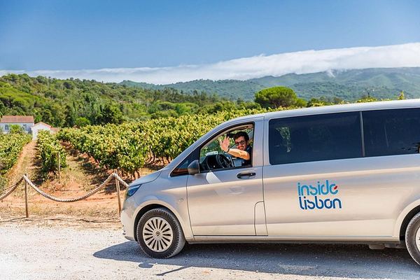 Private Half or Full-Day Arrábida Wine Tour from Lisbon: Palmela Castle and Cristo Rei