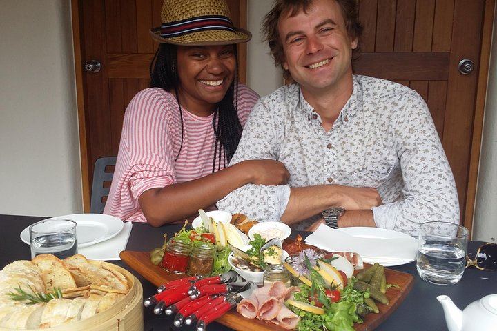 Half-Day Marlborough Wine Tour with a Winemaker Guide, 3-4 Wineries and Lunch (1/10)