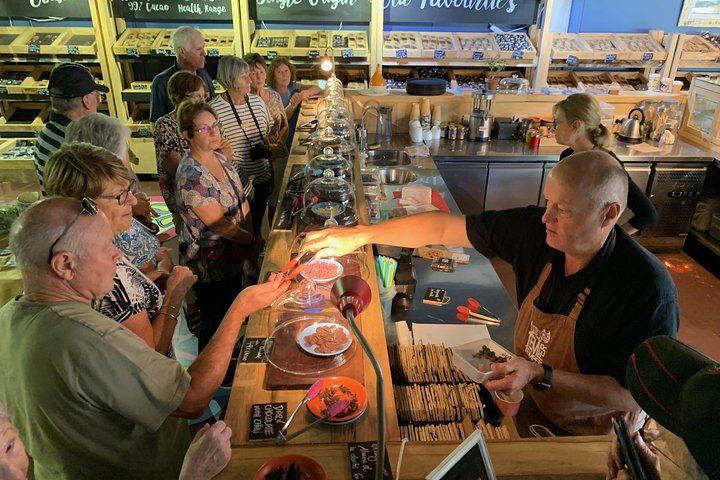 Cheers Full Bottle Margaret River Wine Tour: Barrel Room, Brewery Lunch, Distillery (10/12)