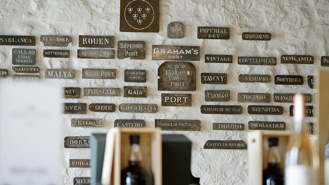 Graham's Port Lodge Guided Tour: Symington Family Warehouse and Paired Tasting (2/2)