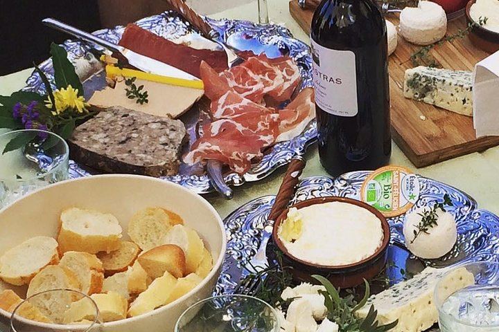 Grape Stomping on a Provençal Farm in Cadenet, with Oak Barrels and a Cheese Buffet (2/3)