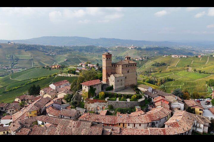 Private Tesla Wine Tour from Alba: Barolo and Barbaresco with Sommelier Pier and Chiara (2/12)