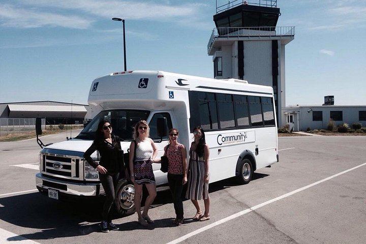 Niagara-on-the-Lake Small Group Wine Tour: 3 Wineries and Picnic Lunch, 5.5 Hours (7/11)