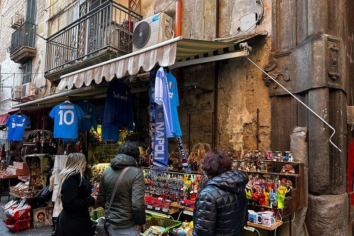 Naples Old Town Wine Walk from Piazza Dante: Three Campania Wines with a Sommelier (1/7)