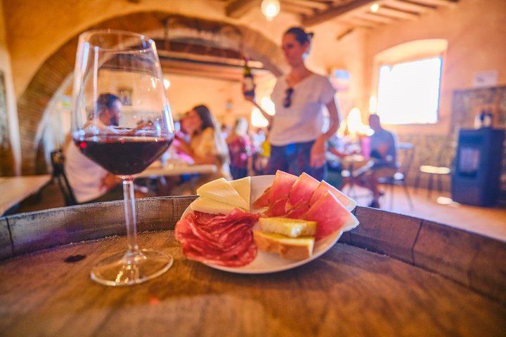 Half-Day Chianti Coach Trip from Florence with Two Winery Tastings at Sunset (3/12)