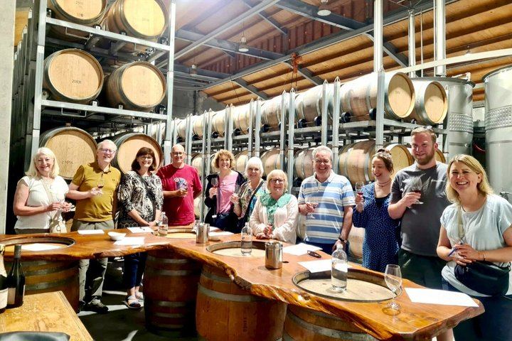 Half-Day Marlborough Wine Tour with a Winemaker Guide, 3-4 Wineries and Lunch (7/10)