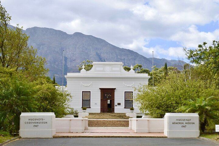 3.5-Hour Guided Stellenbosch Wine Tour from Cape Town: Zevenwacht and Cheese Pairing (9/12)