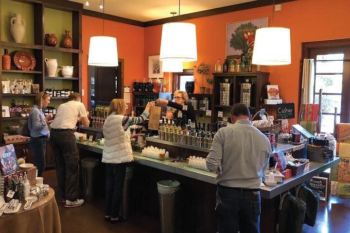 Five-Hour Wine Country Coach Tour from San Francisco with Two Winery Tastings (4/7)