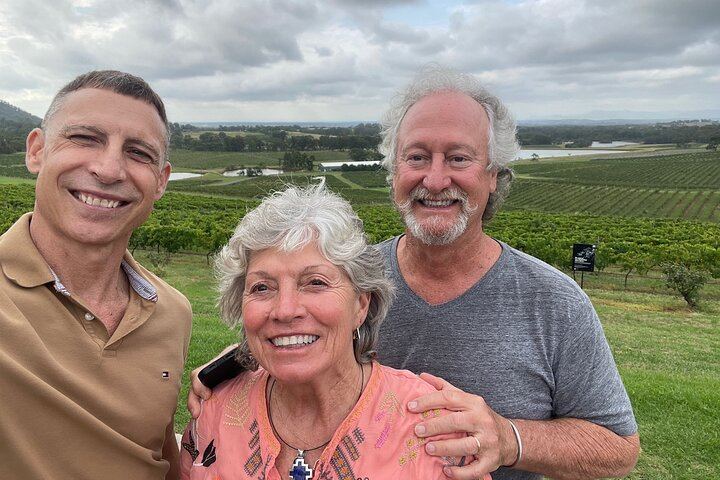 Bespoke Private Hunter Valley Day from Sydney: Your Wineries, Grapes and Lunch Venue (9/12)