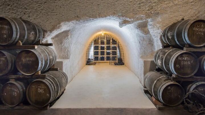Sip of Santorini Wine Tour: Hatzidakis, Koutsogiannopoulos Museum and Oia Sunset (3/12)