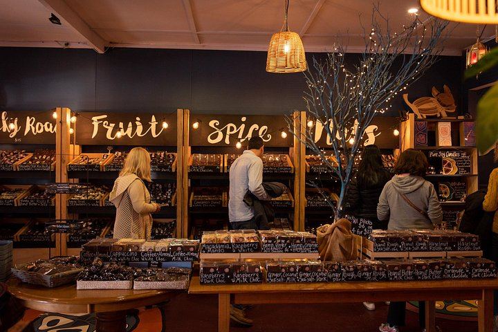 Margaret River Full-Day Hidden Gems Tour: Family Producers, Olive Farm Lunch, Emu Feeding (12/12)
