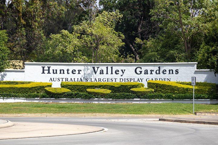 Hunter Valley Day Trip from Sydney: Sobels, 4 Pines, Drayton's, Lunch and Chocolate (6/12)
