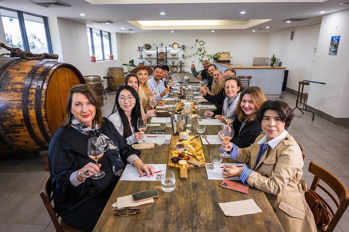 Hunter Valley Day Tour: Audrey Wilkinson, Mount Pleasant, Kirkton Park Lunch and Chocolate (8/11)