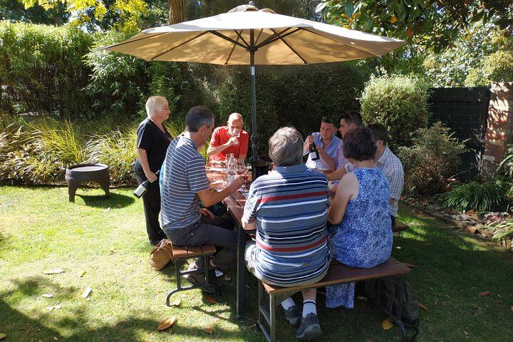 Marlborough Afternoon Wine Tour: Winery Lunch and Two Cellar Doors (11/12)