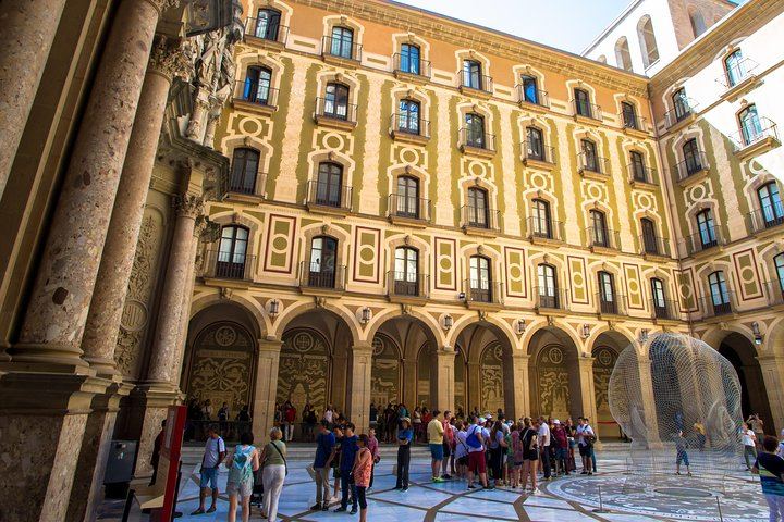 Private Full-Day Montserrat Trip with Own Guide, Black Virgin and Cava Cellar Tasting (1/8)