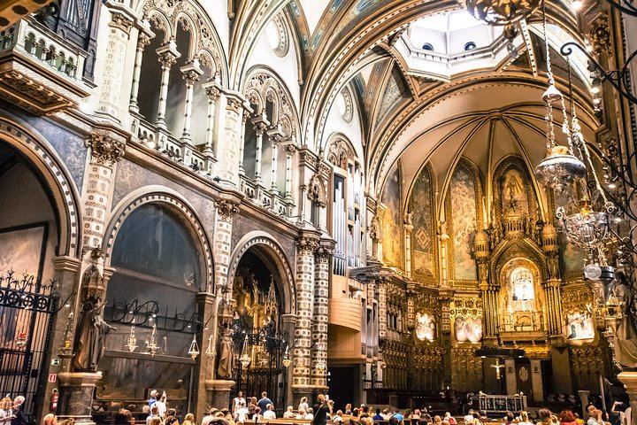 Montserrat and Penedes Cava Winery Small-Group Day by Minivan with Farmhouse Lunch (10/12)
