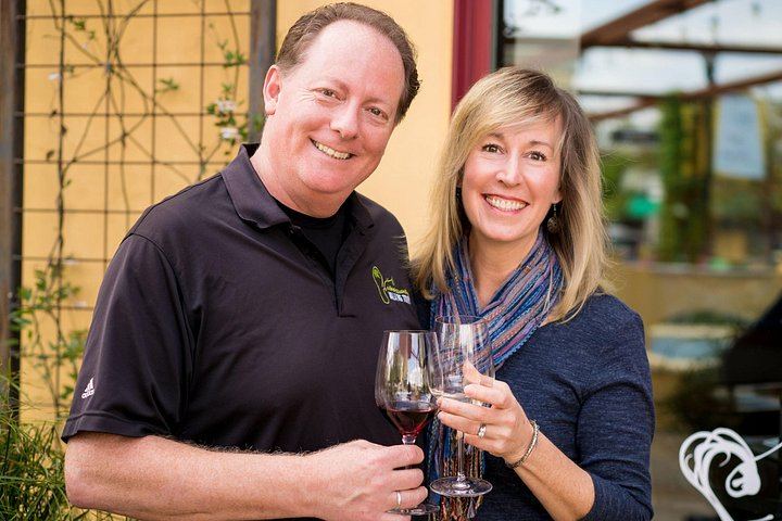 Healdsburg Original Wine and Food Pairing Guided Walking Tour, 4 Hours (7/12)