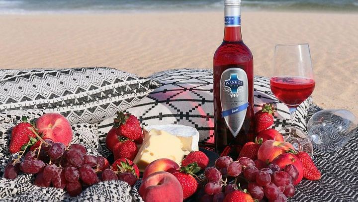 Ivanhoe Wines Cellar Door, Pokolbin: Seated Tasting of White, Red and Fortified Wines (2/7)