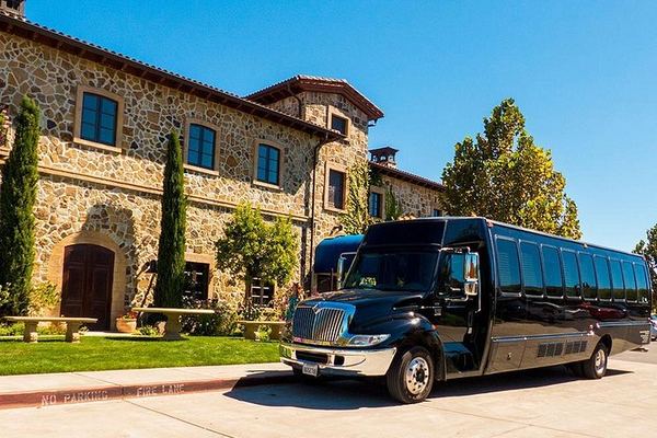 Five-Hour Wine Country Coach Tour from San Francisco with Two Winery Tastings