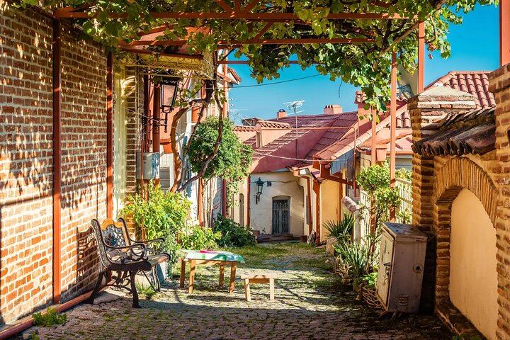 Kakheti Day Tour from Tbilisi: Bodbe, Sighnaghi, Family Winery Lunch and Telavi Drive (12/12)