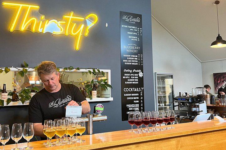 Yarra Valley Day Tour with Farm Stop, Yering Station, Chocolate and Gin Option (9/12)