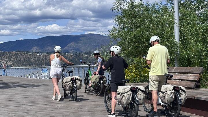 Kelowna E-Bike Wine and Mead Tour: 3 Tastings, Farm-to-Table Lunch, Local Guide (4/12)