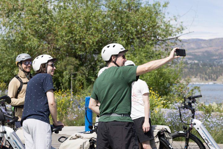 Kelowna E-Bike Wine and Mead Tour: 3 Tastings, Farm-to-Table Lunch, Local Guide (2/12)