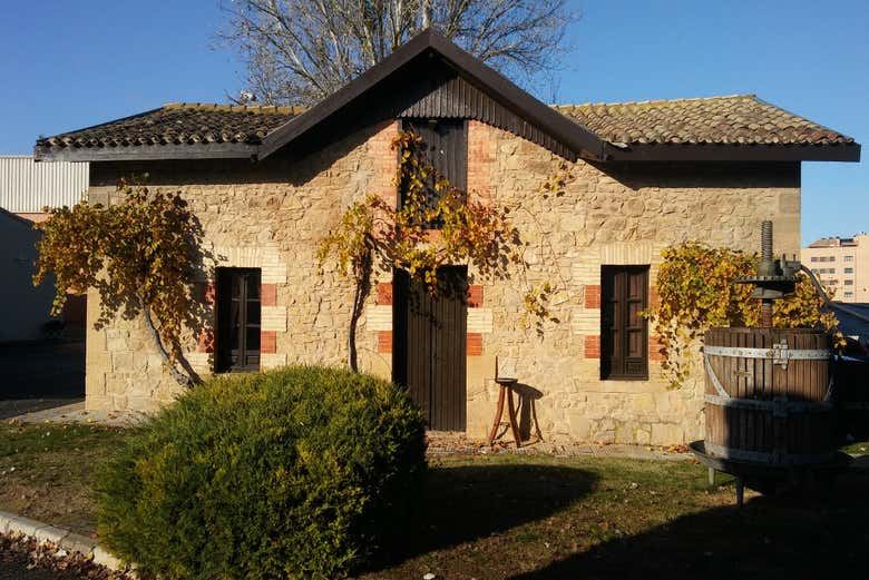 Bodegas Franco-Españolas Guided Winery Tour and Tasting in Logroño (3/7)